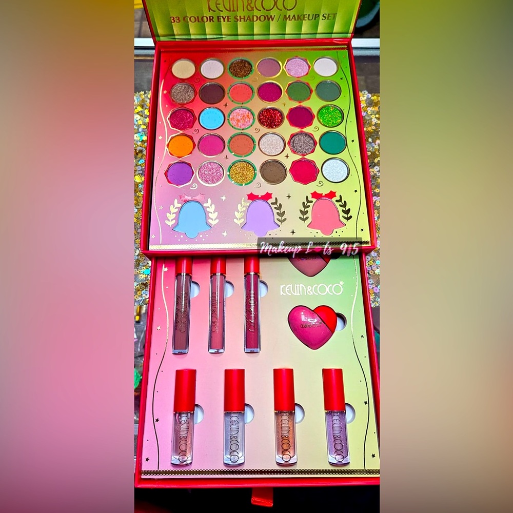 Merry Christmas Makeup Set